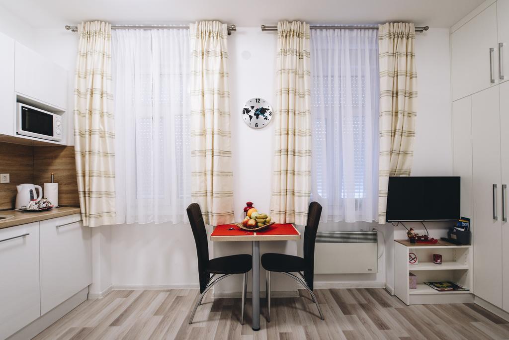 Apartments Borna Zagreb Bagian luar foto